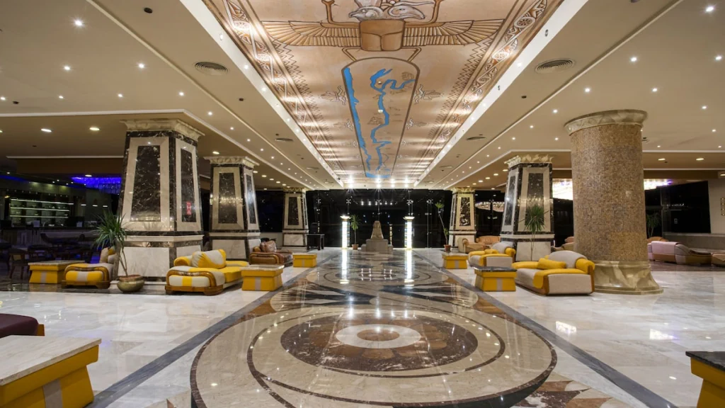 الفندق إيه أم سى رويال - الغردقة